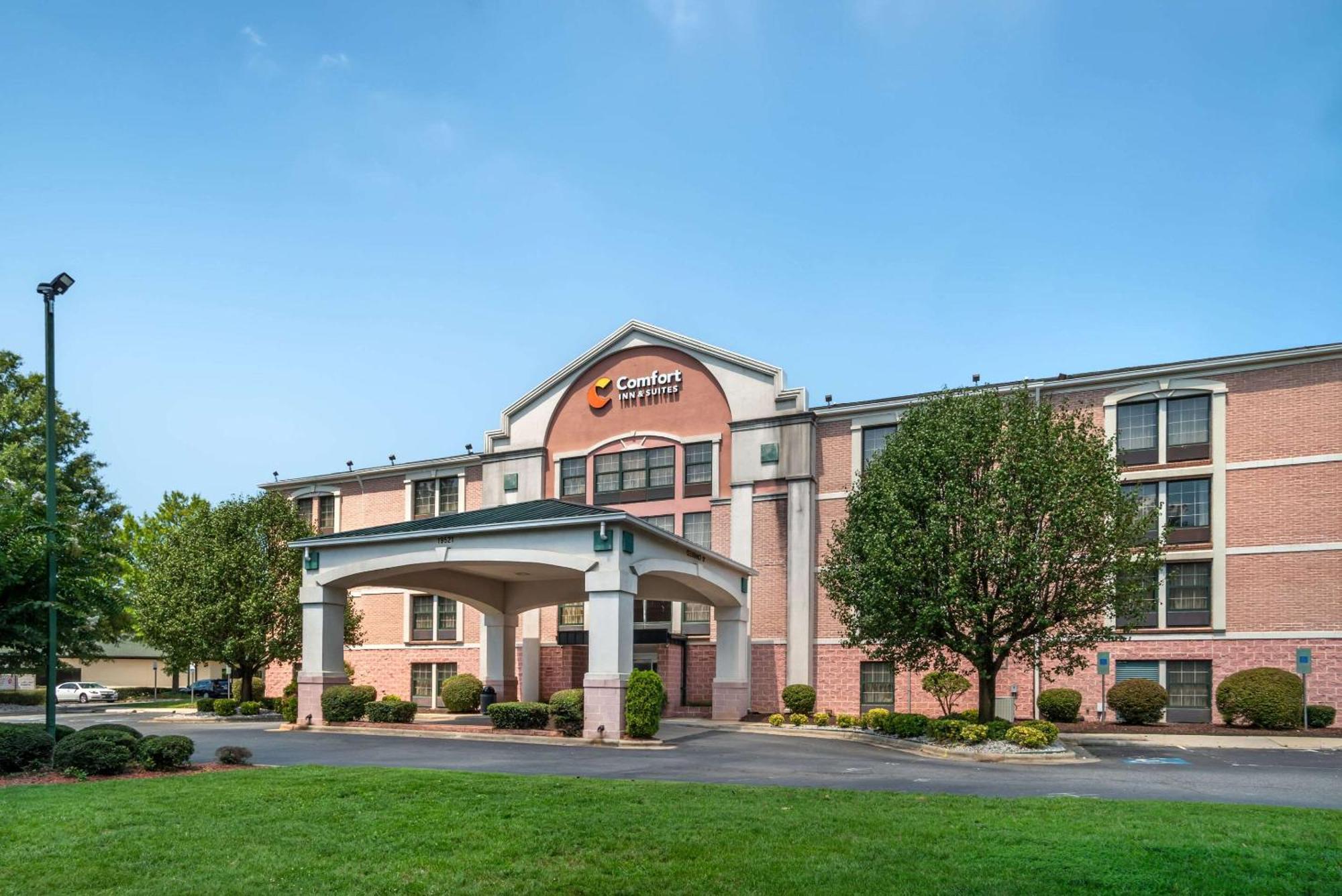 Comfort Inn & Suites Lake Norman Cornelius Esterno foto