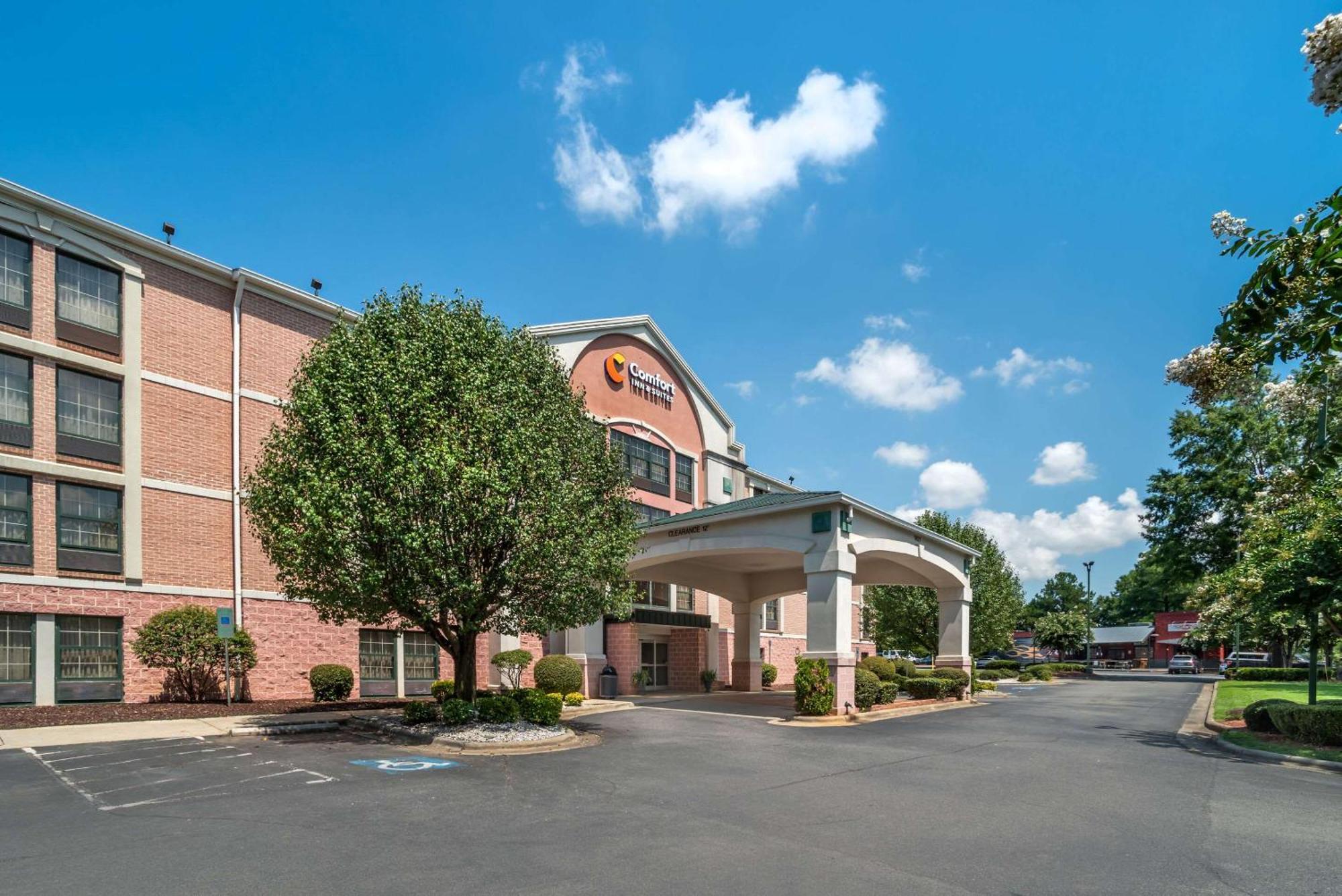 Comfort Inn & Suites Lake Norman Cornelius Esterno foto