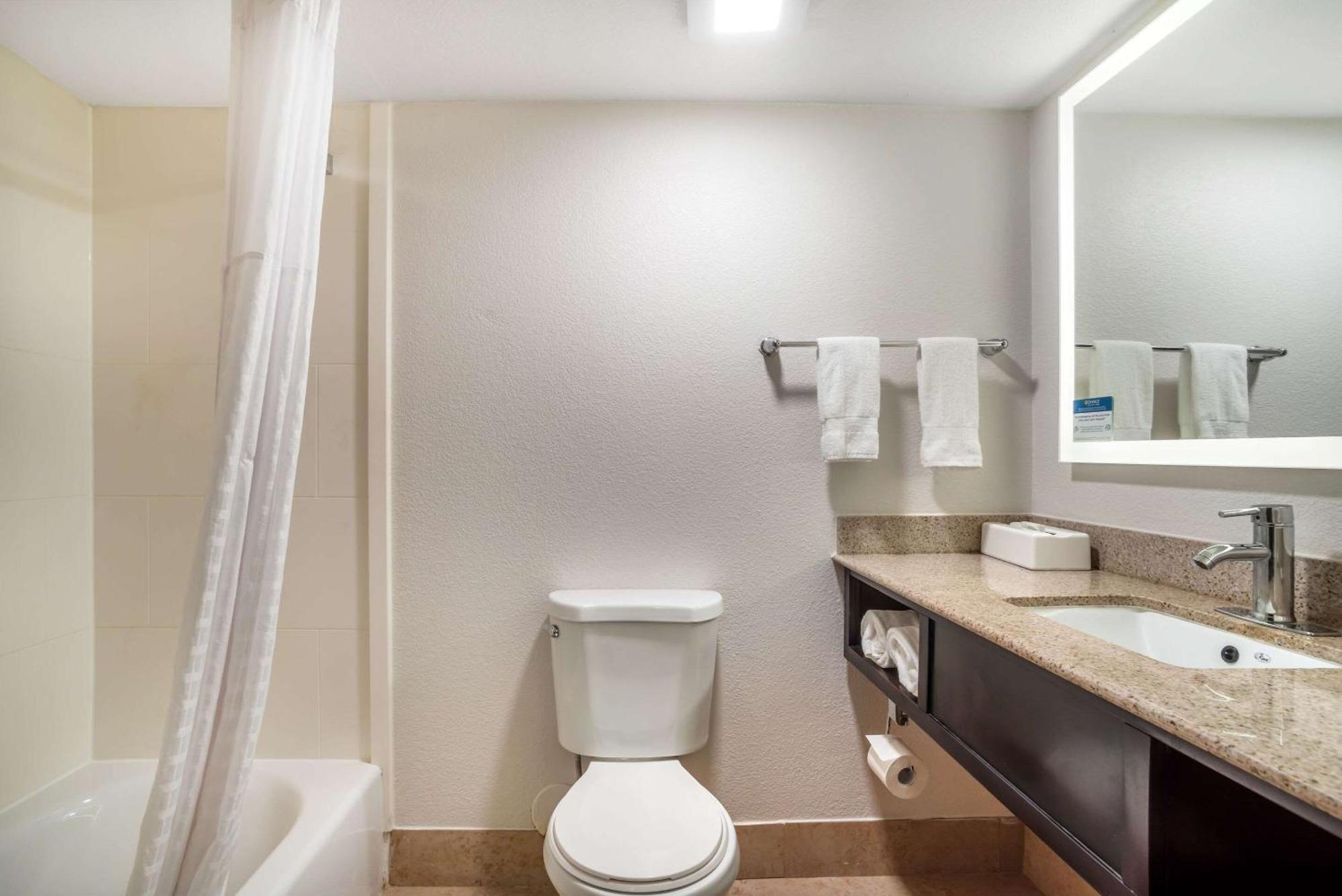 Comfort Inn & Suites Lake Norman Cornelius Esterno foto