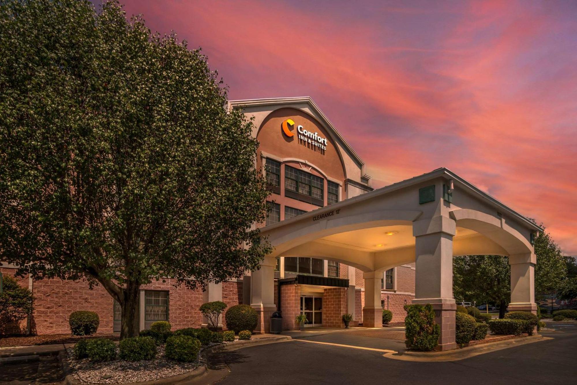 Comfort Inn & Suites Lake Norman Cornelius Esterno foto
