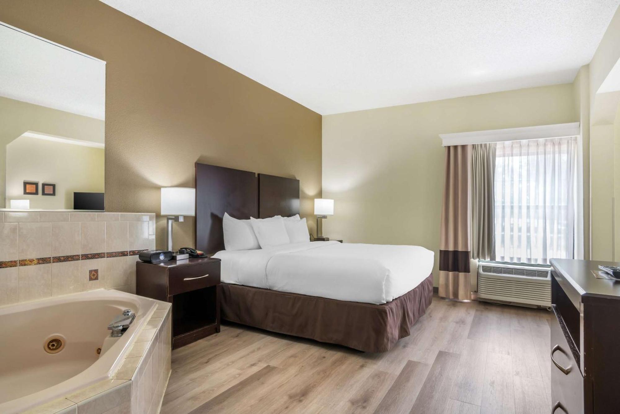 Comfort Inn & Suites Lake Norman Cornelius Esterno foto