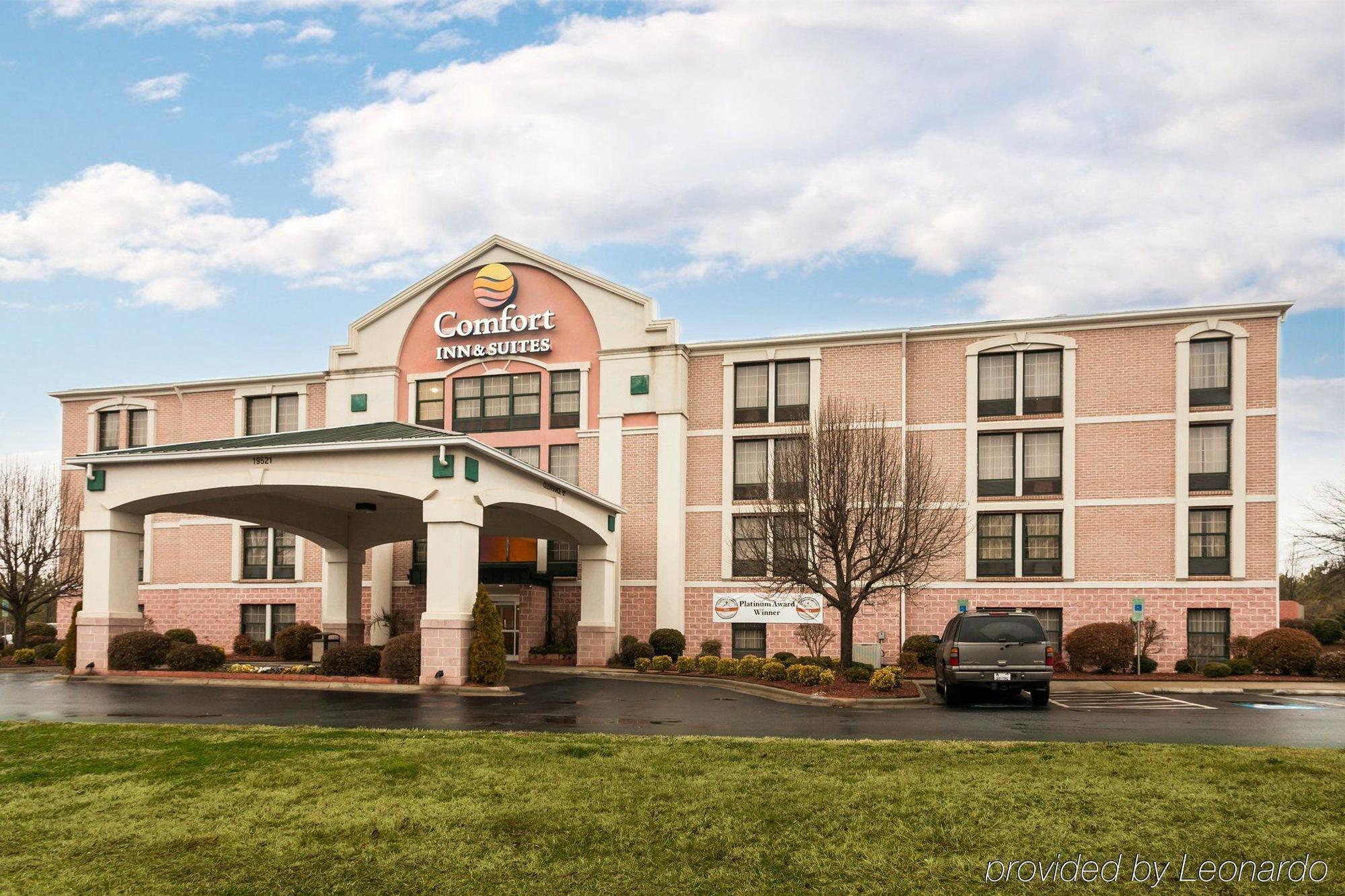 Comfort Inn & Suites Lake Norman Cornelius Esterno foto