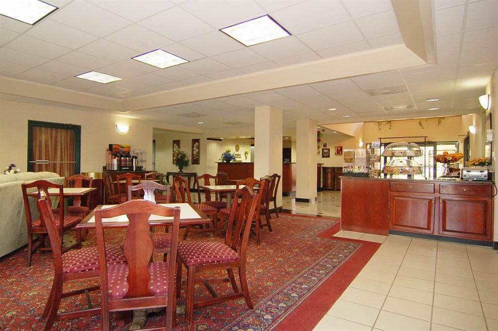 Comfort Inn & Suites Lake Norman Cornelius Ristorante foto